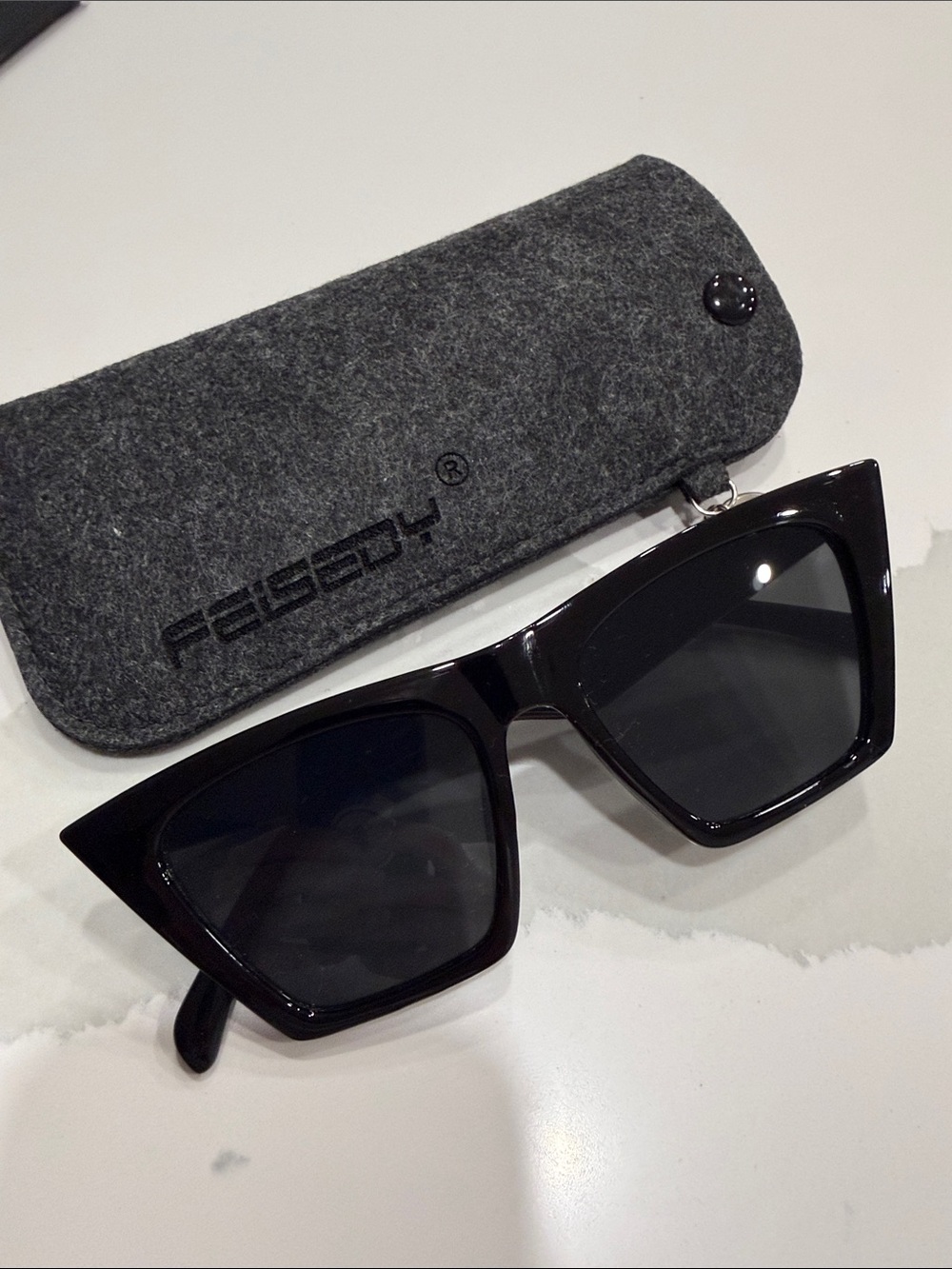 Women’s Black Cat-Eye Sunglasses - Sleek Modern Style